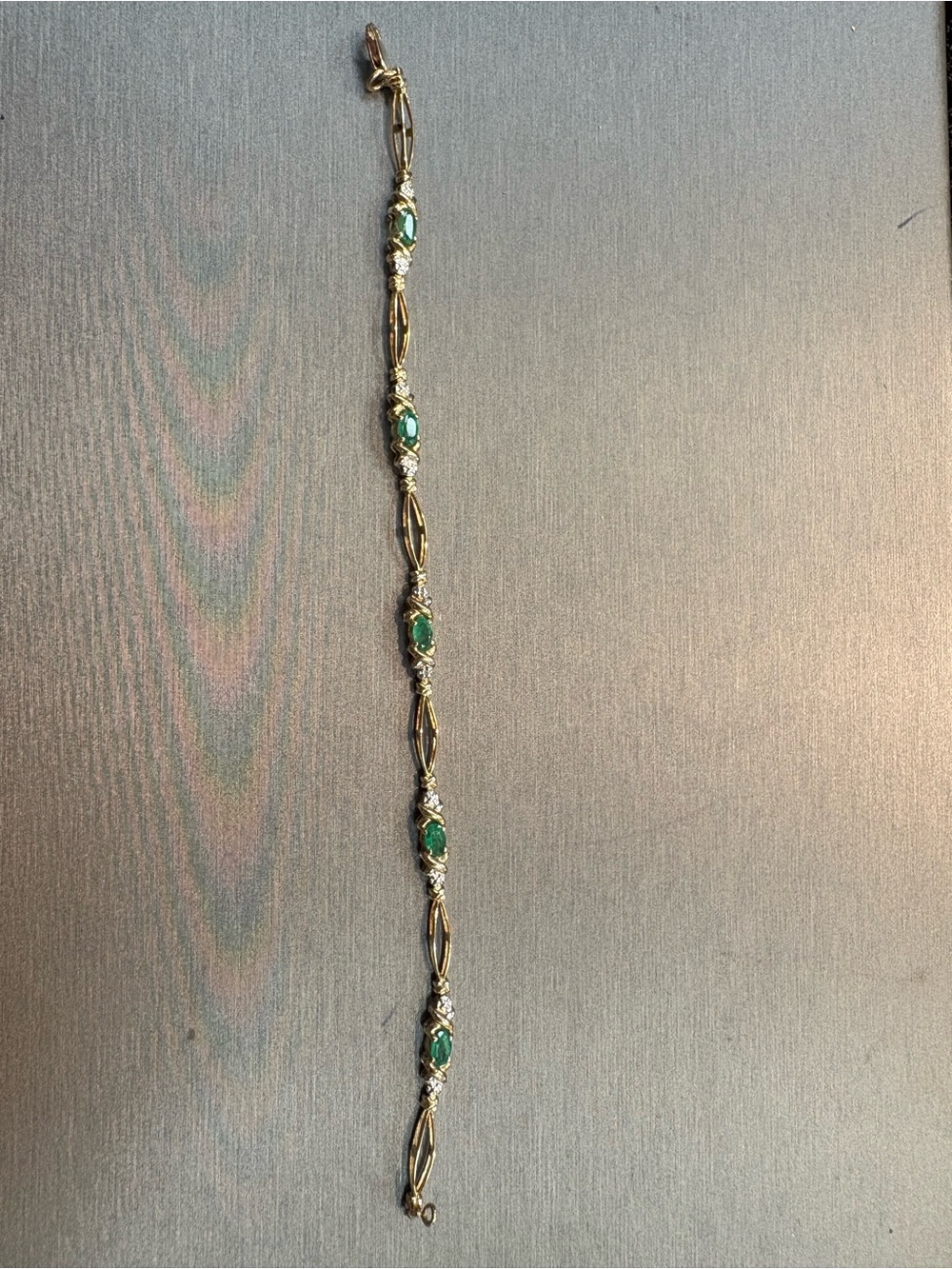 10k solid Gold-Tone Bracelet with natural emeraldsStones